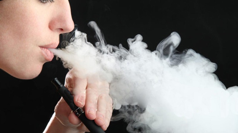 Hút Vape quá mạnh, quá sâu hoặc quá thường xuyên có thể gây kích ứng 